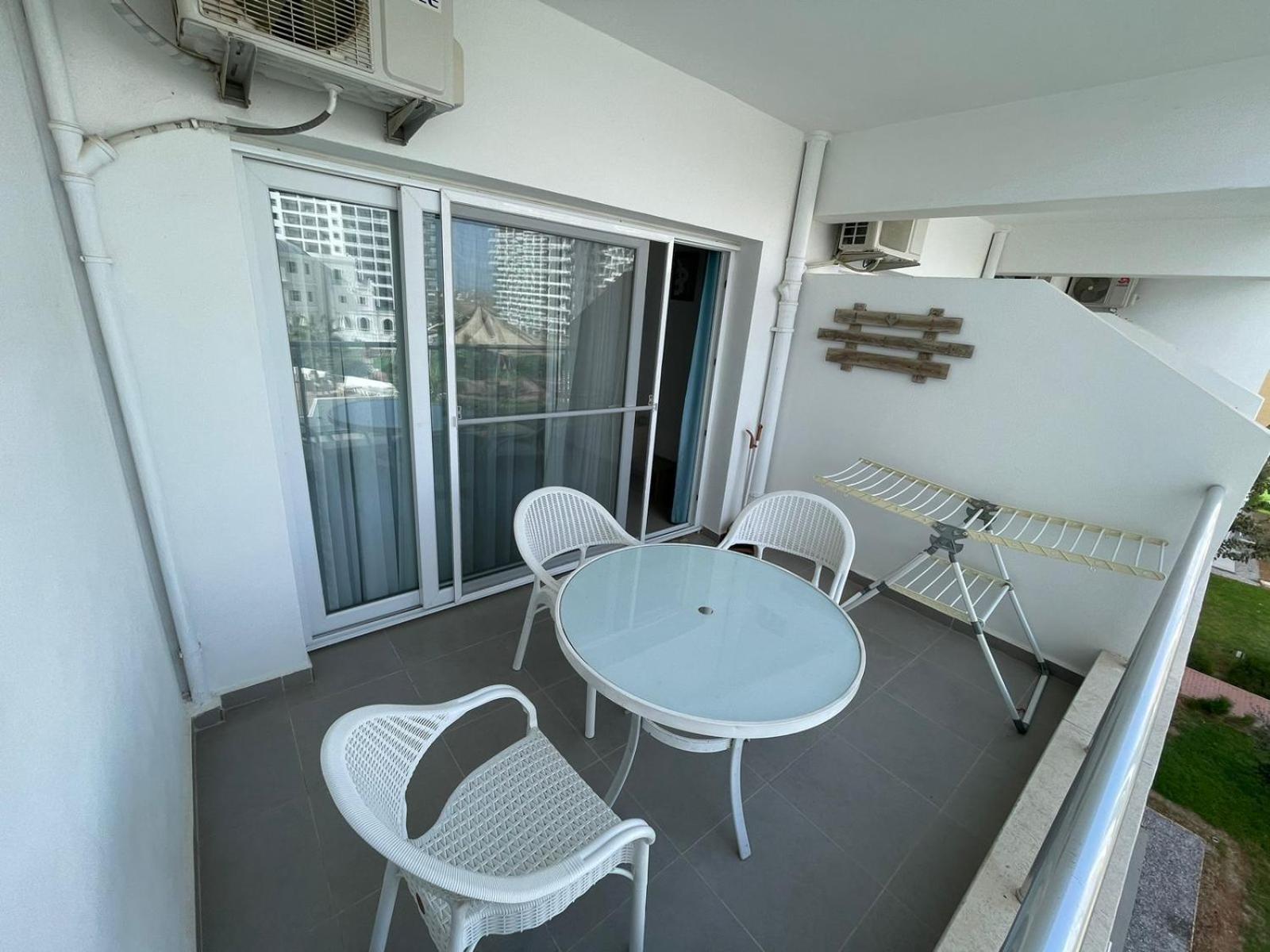 Blue Apartment In 5* Ceasar Resort Trikomo エクステリア 写真