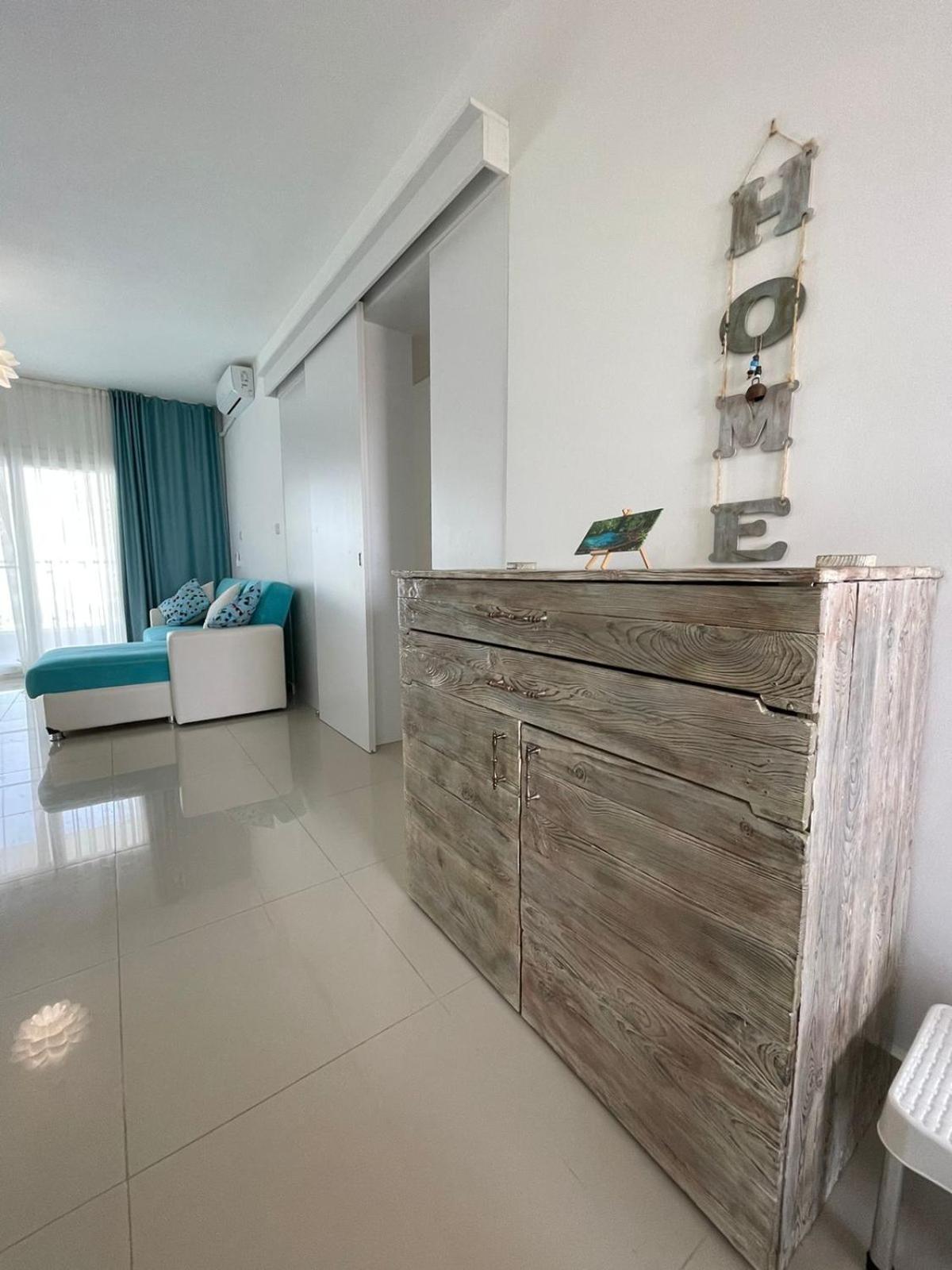 Blue Apartment In 5* Ceasar Resort Trikomo エクステリア 写真
