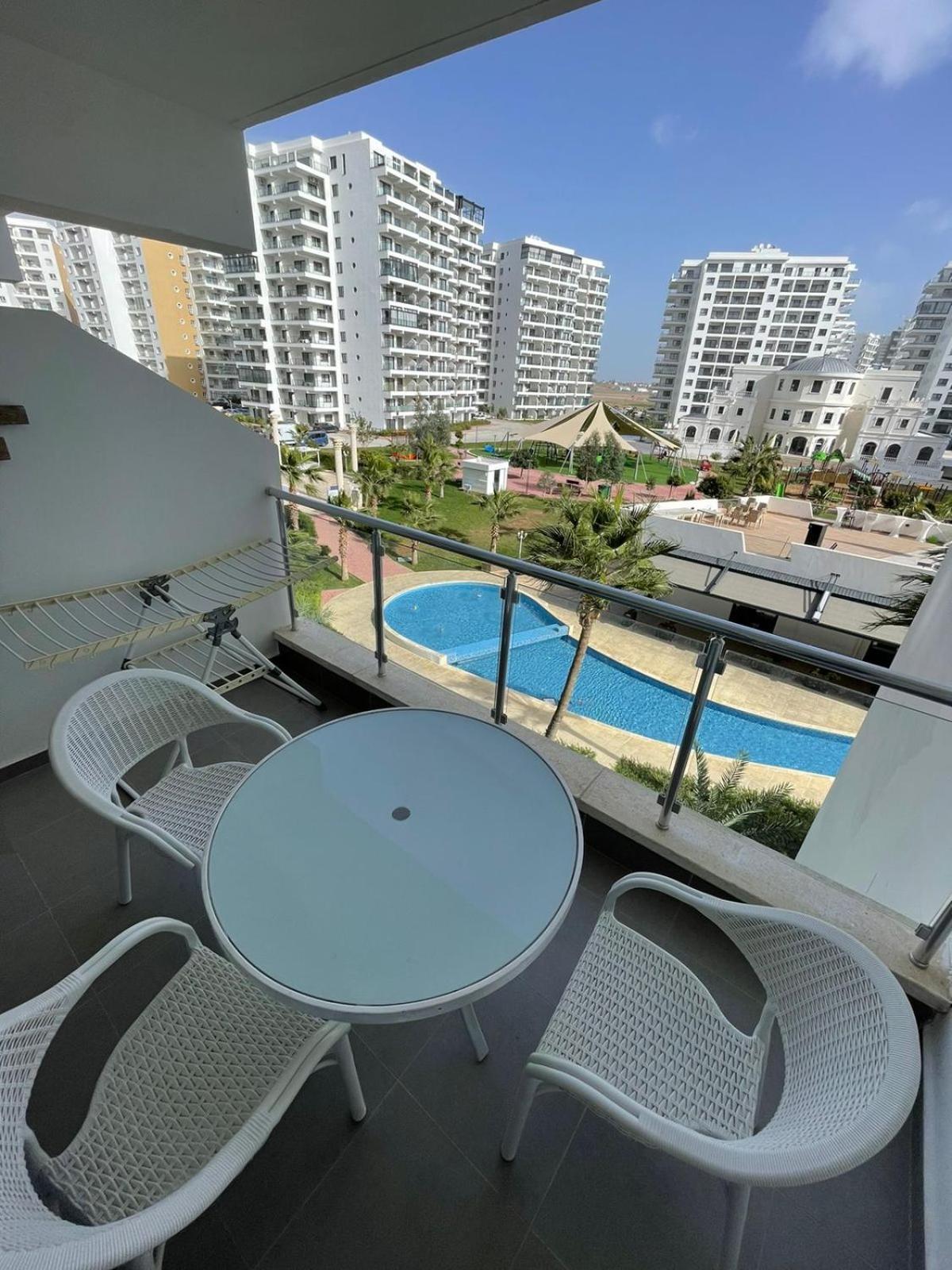 Blue Apartment In 5* Ceasar Resort Trikomo エクステリア 写真