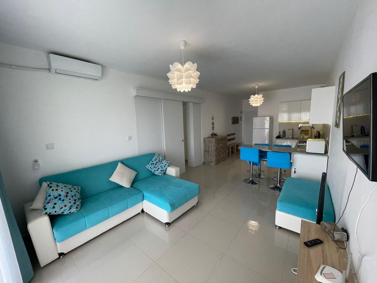 Blue Apartment In 5* Ceasar Resort Trikomo エクステリア 写真