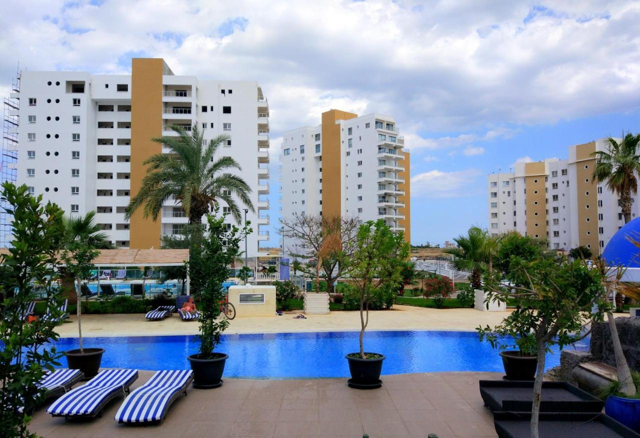 Blue Apartment In 5* Ceasar Resort Trikomo エクステリア 写真